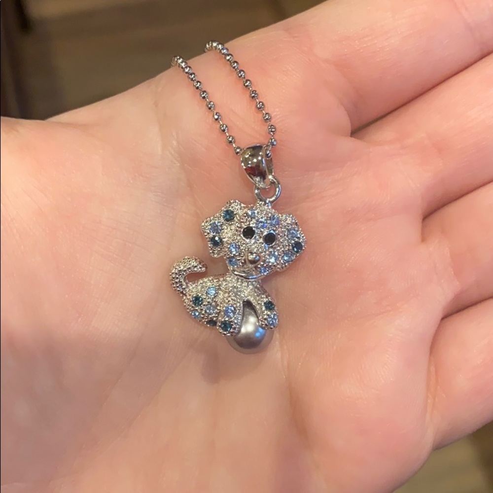 Dog necklace with crystals & pearl
